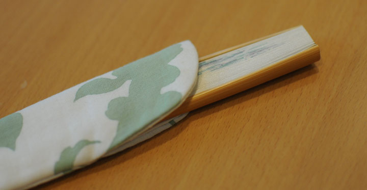 ����q����