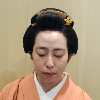 ���{���}�� 100 �Ԃ����c