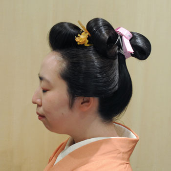 ���{���}�� 100 �Ԃ����c