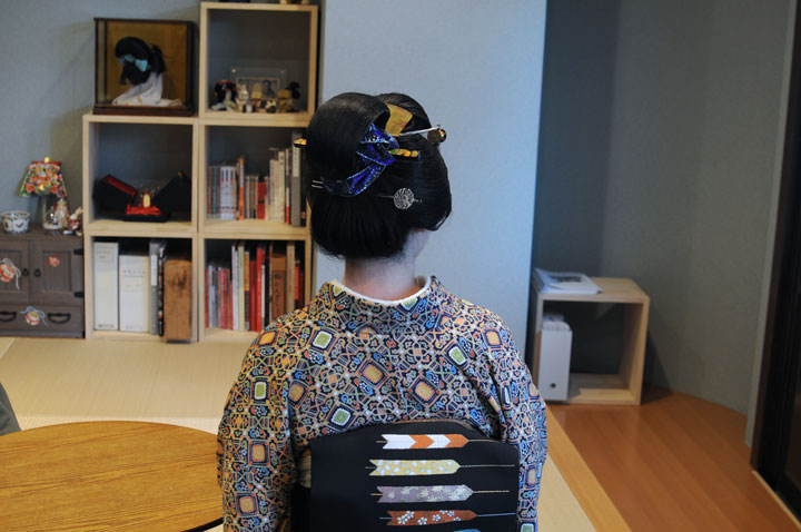 ���{���}�� 102 ���R