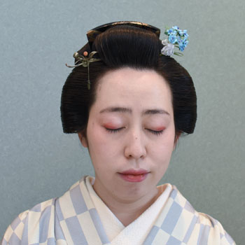 ���{���}�� 208 ����