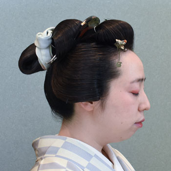 ���{���}�� 208 ����