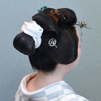 ���{���}�� 208 ����