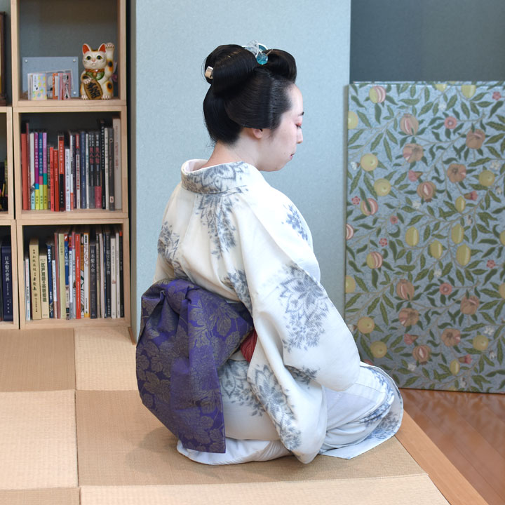 ���{���}�� 222 ��ǕԂ�