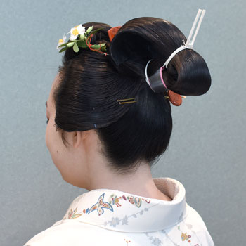 ���{���}�� 232 ���c