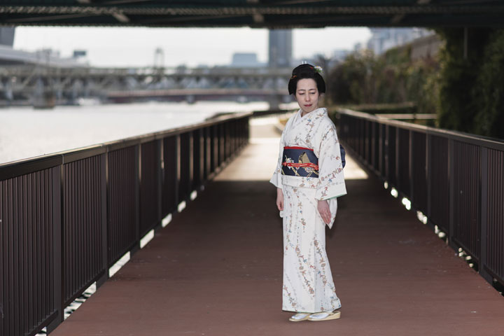 ���{���}�� 232 ���c