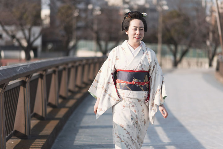 ���{���}�� 232 ���c